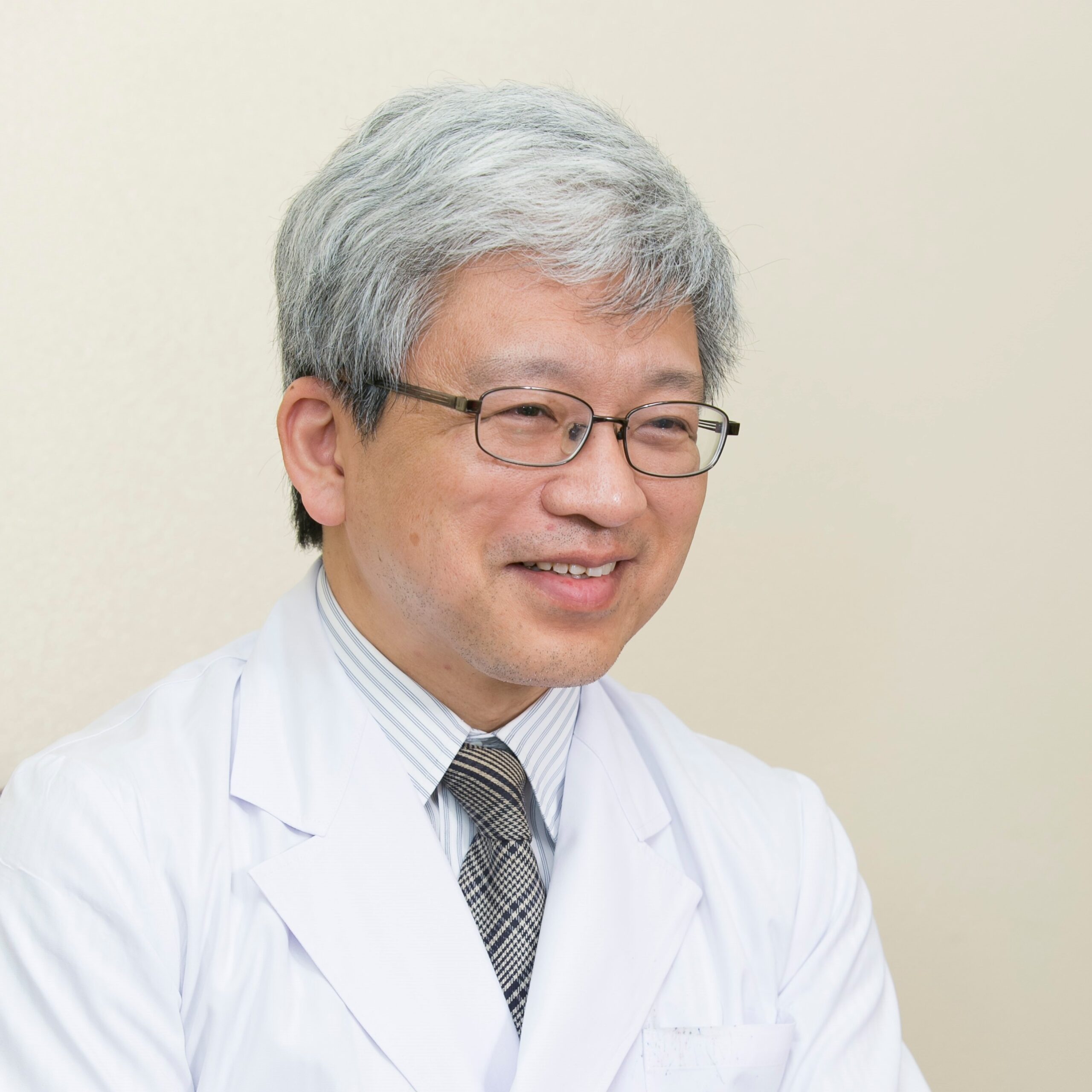 藤﨑 滋 院長様