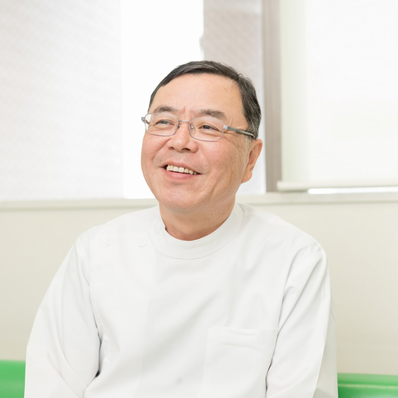 有賀 秀治 院長様